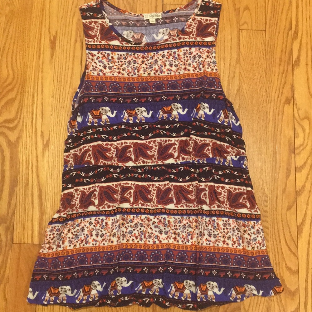 Lily White Purple Paisley Sleeveless Elephant Top